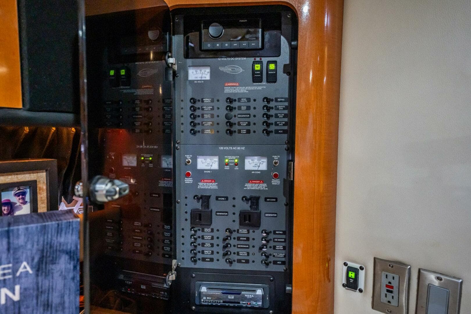 2008 Chaparral 350 Signature Extended Plane