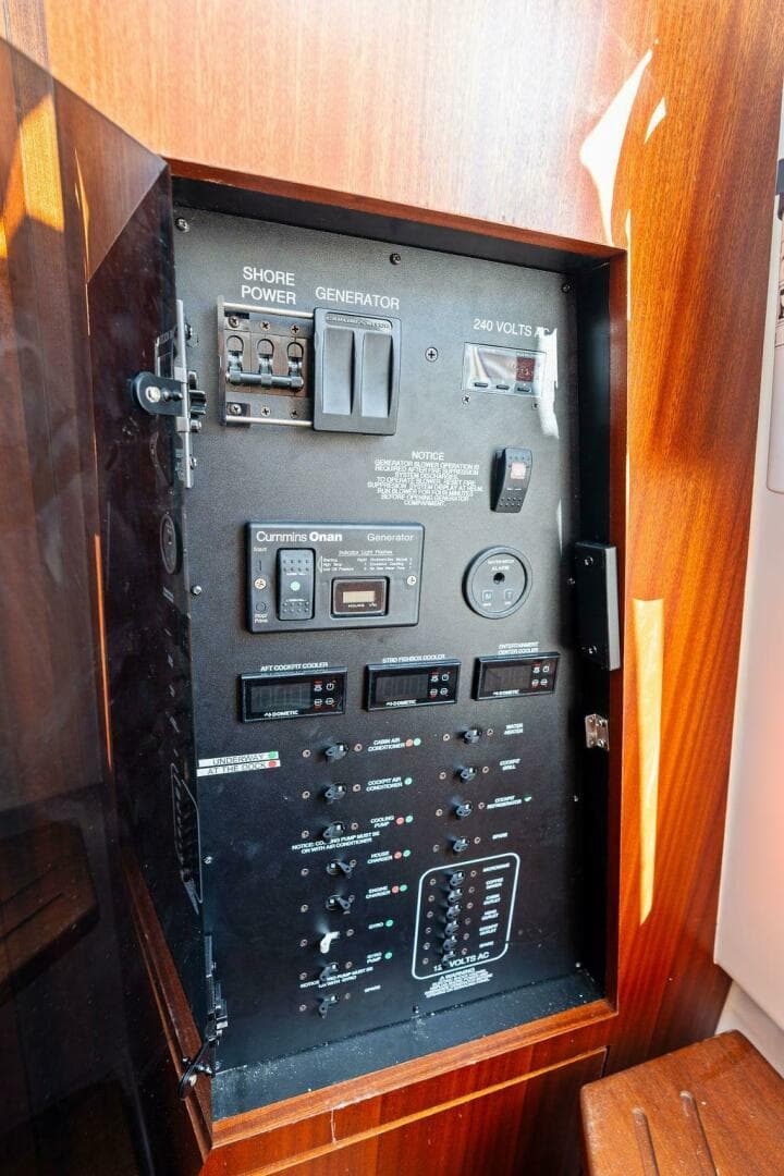 2022 Pursuit S 428 Sport