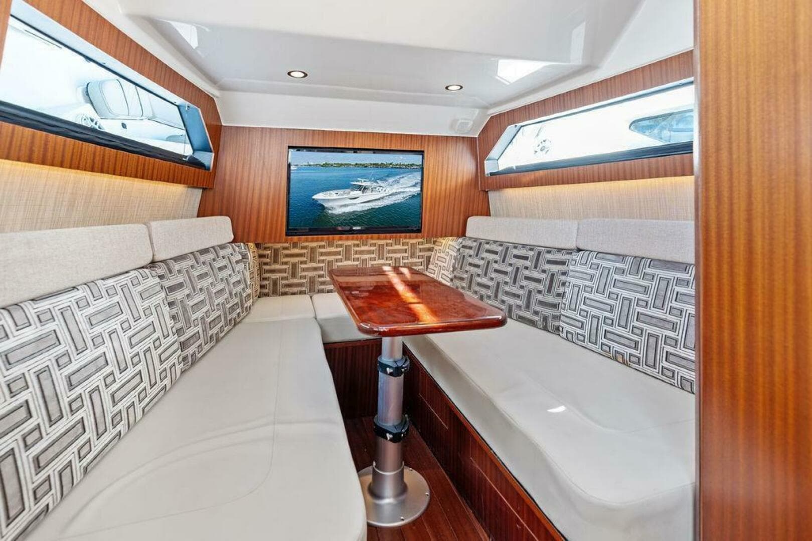 2022 Pursuit S 428 Sport