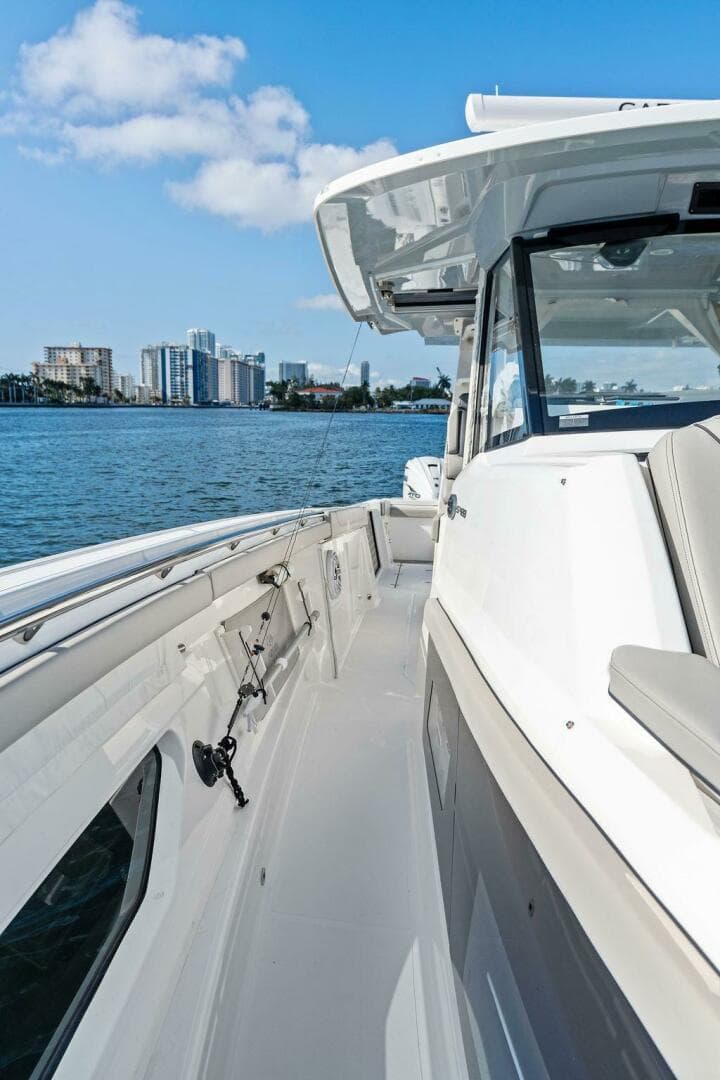 2022 Pursuit S 428 Sport