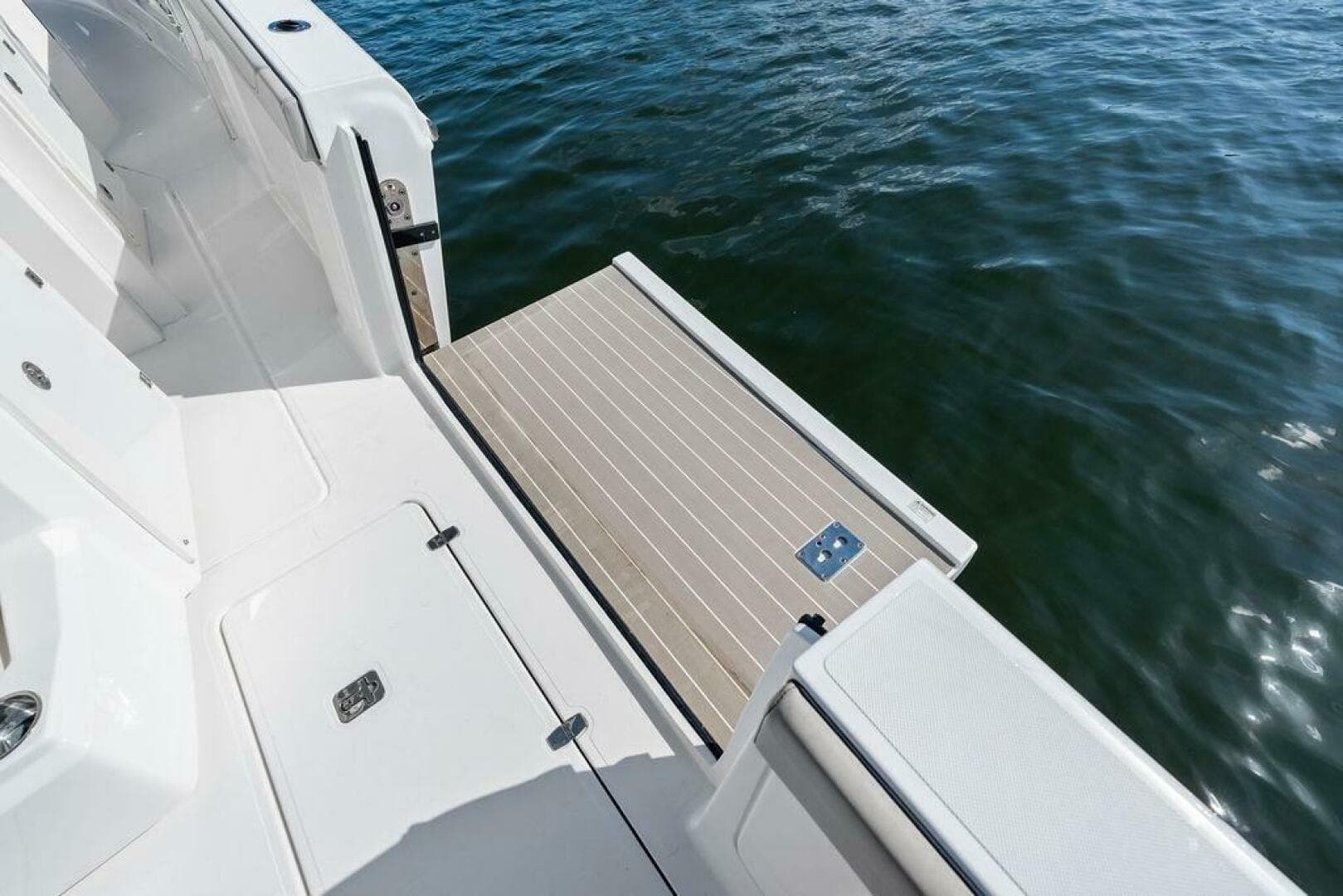 2022 Pursuit S 428 Sport