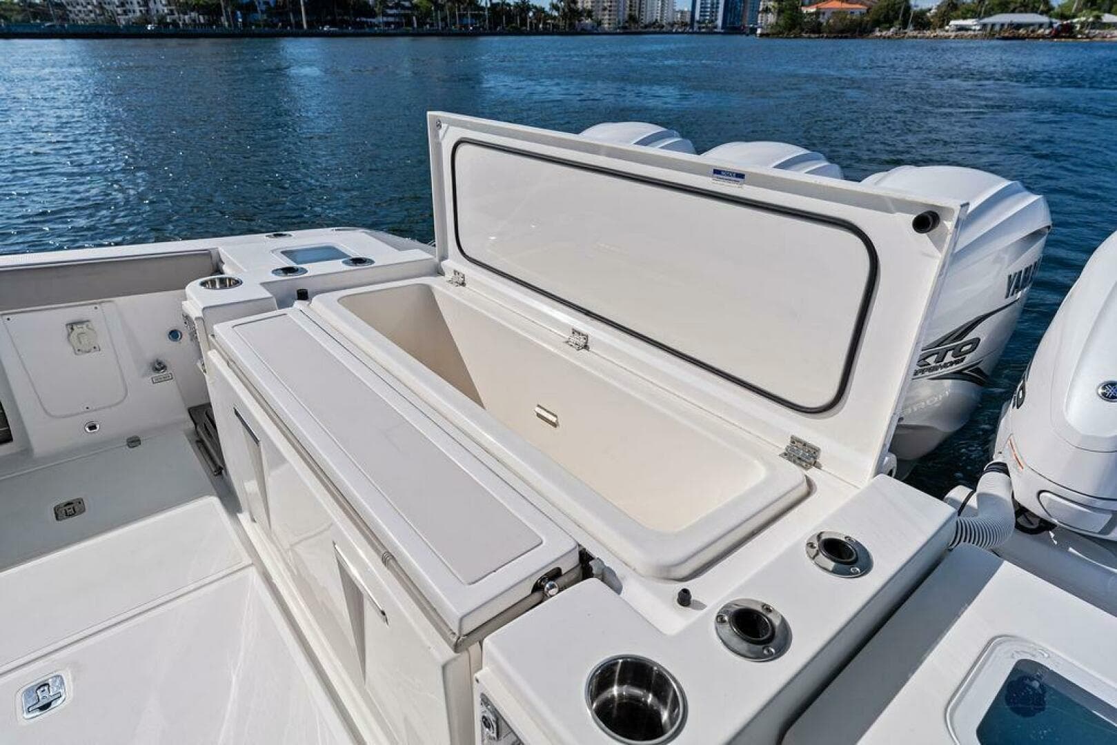 2022 Pursuit S 428 Sport