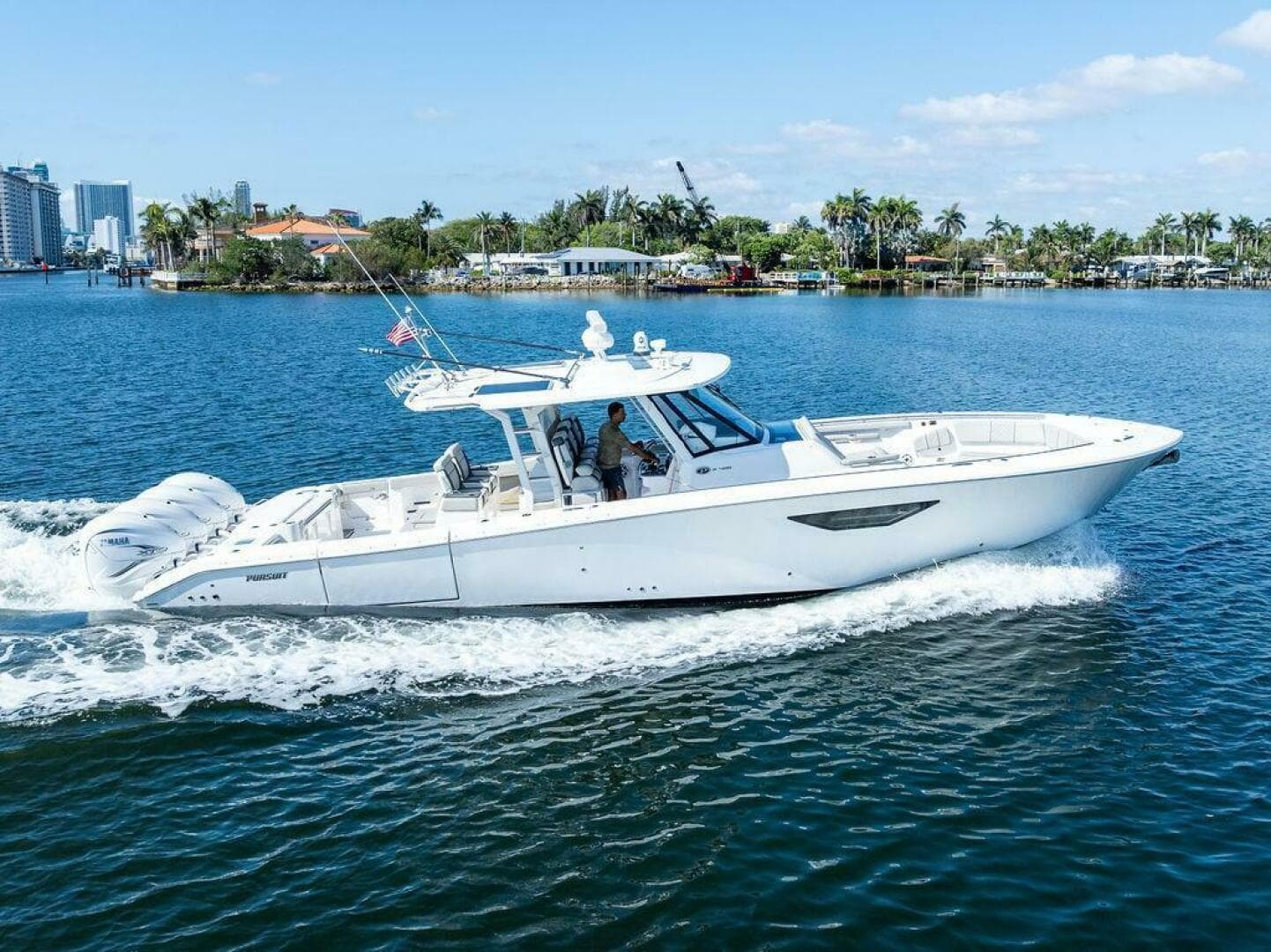 2022 Pursuit S 428 Sport