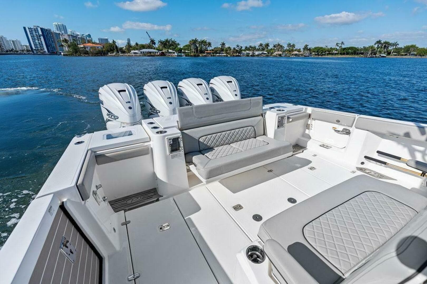 2022 Pursuit S 428 Sport