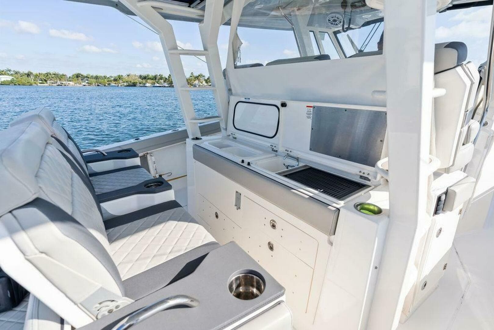 2022 Pursuit S 428 Sport