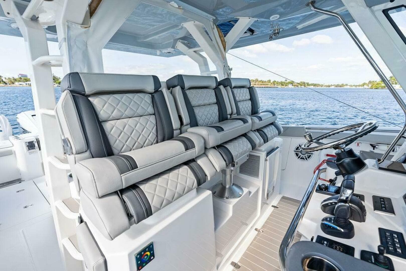 2022 Pursuit S 428 Sport