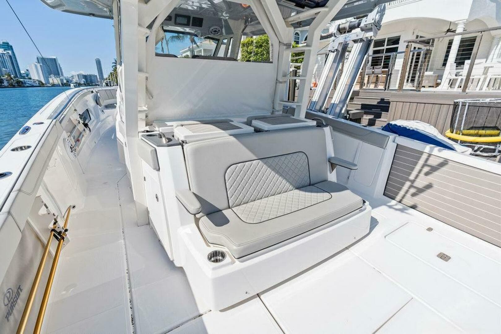 2022 Pursuit S 428 Sport