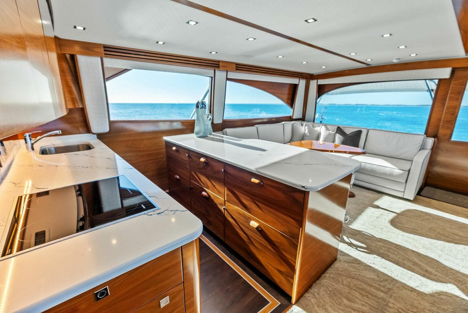 2023 Viking 64 Convertible- SIN PELO- Galley