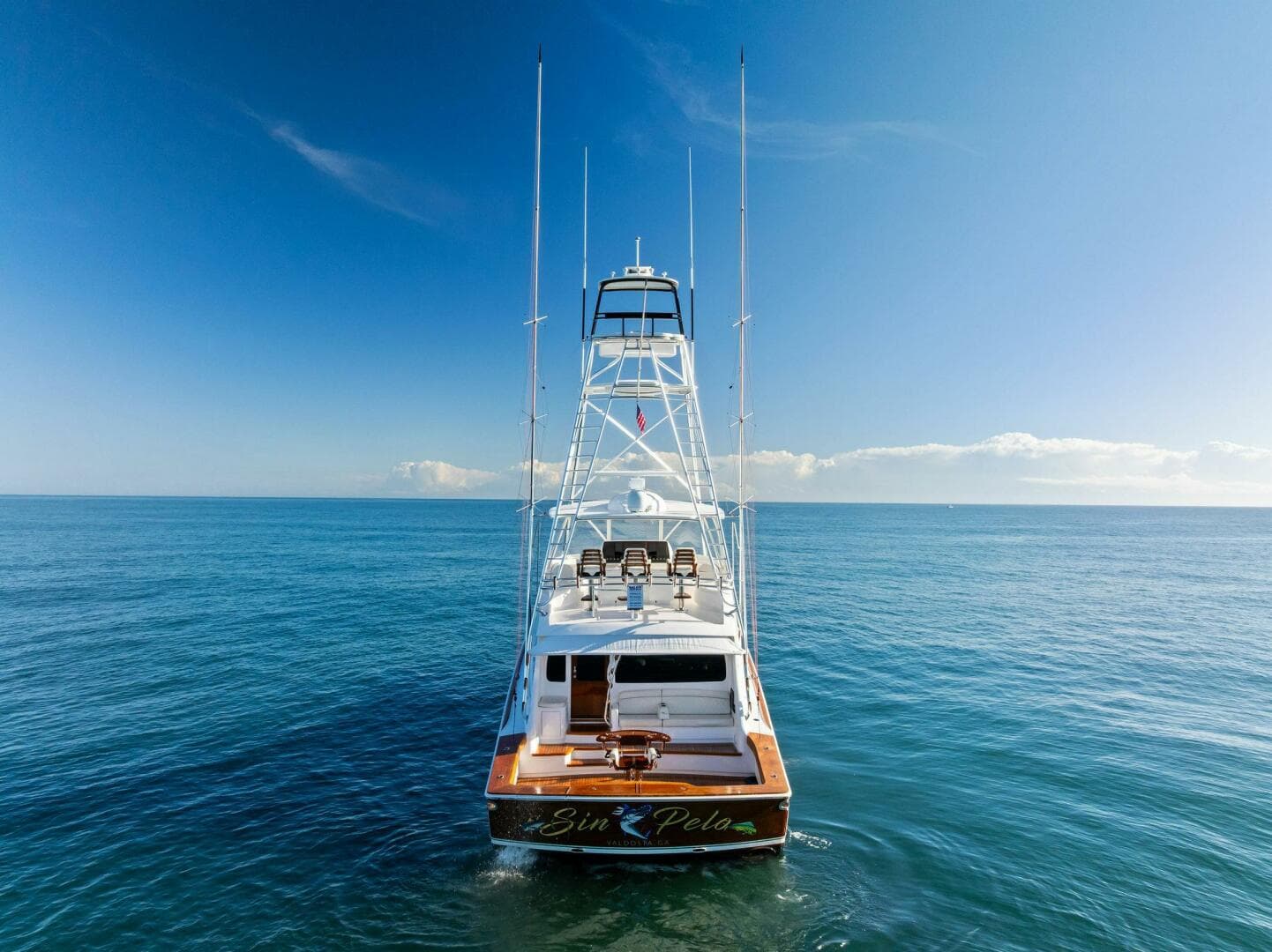 2023 Viking 64 Convertible- SIN PELO- Transom