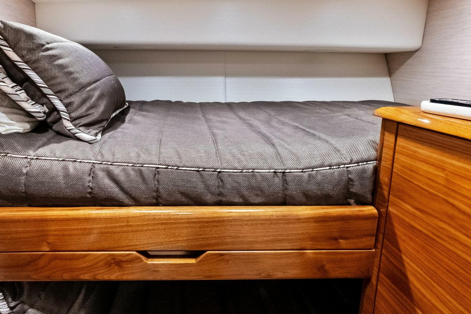 2023 Viking 64 Convertible- SIN PELO- Port Stateroom FWD