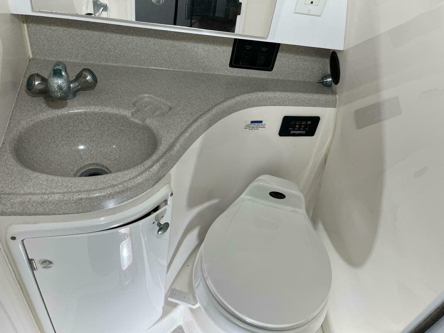 2001 Wellcraft 270 Coastal