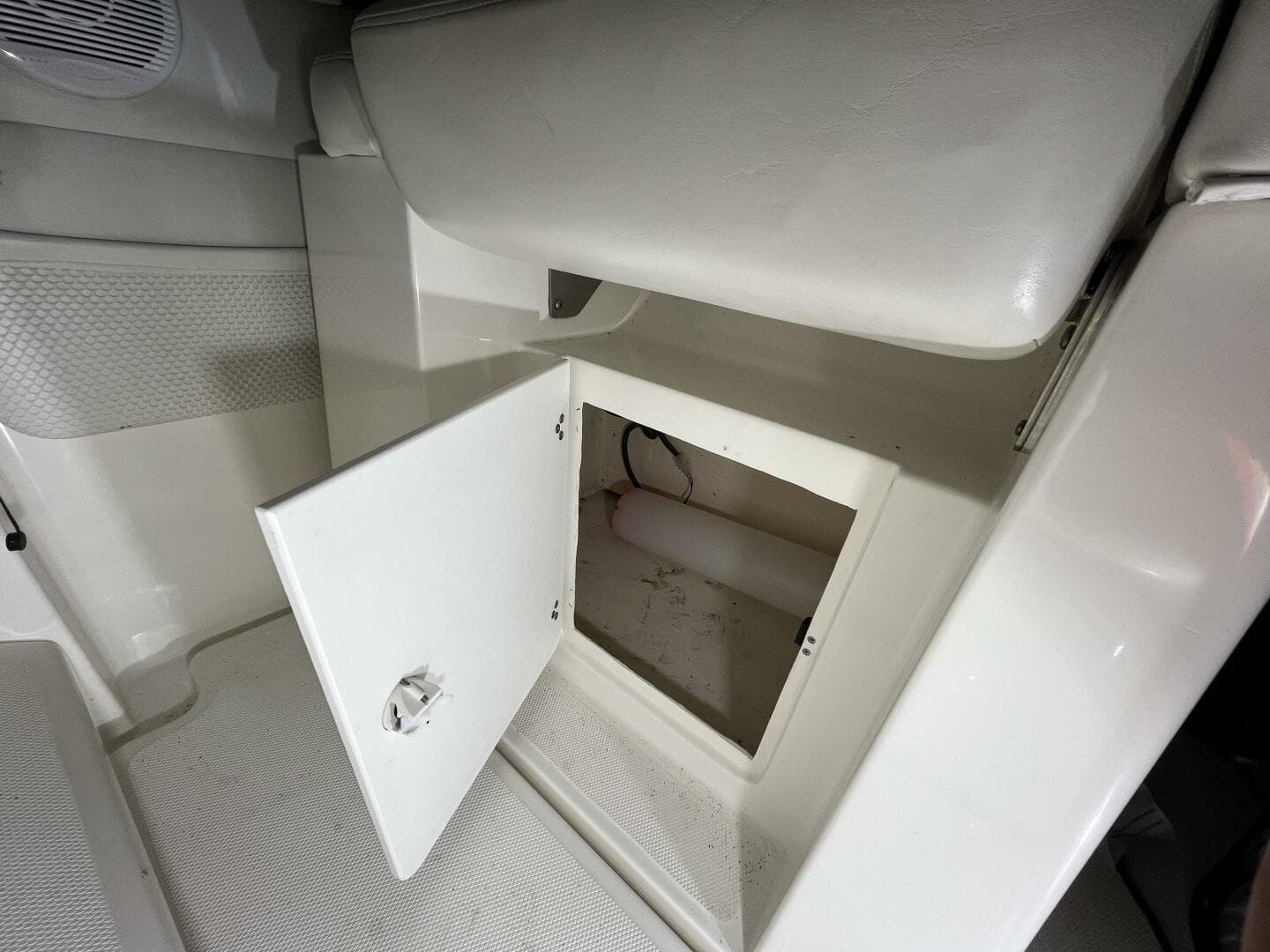 2001 Wellcraft 270 Coastal