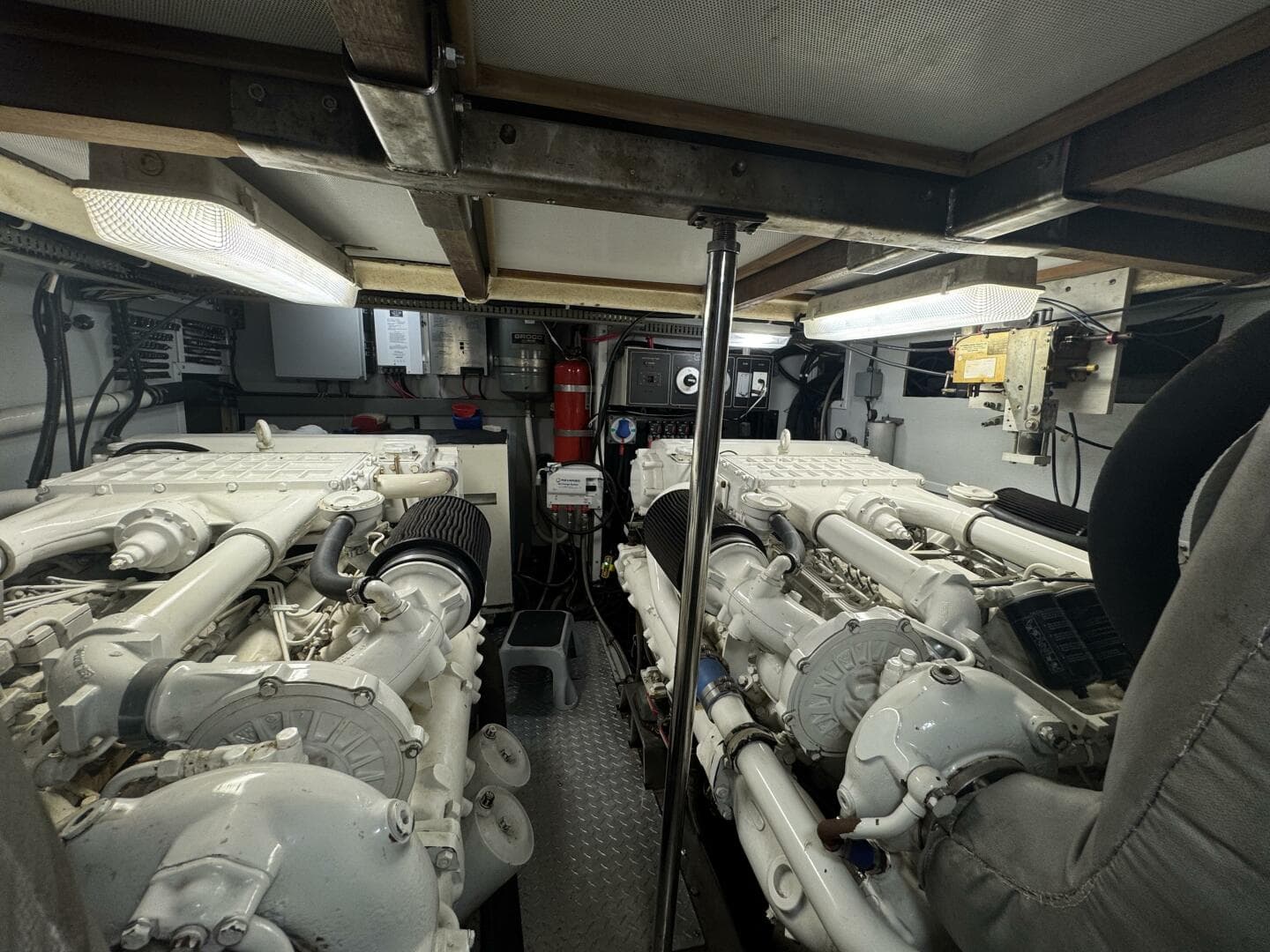 1993 Johnson 56 High Tech Motor Yacht