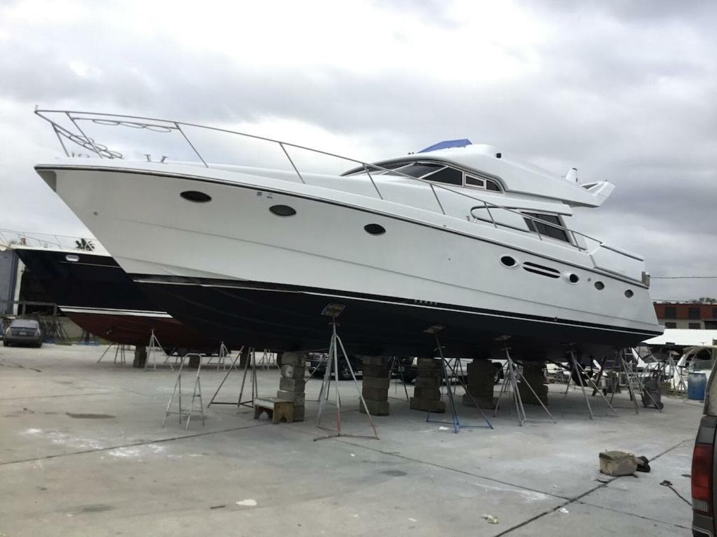 1993 Johnson 56 High Tech Motor Yacht