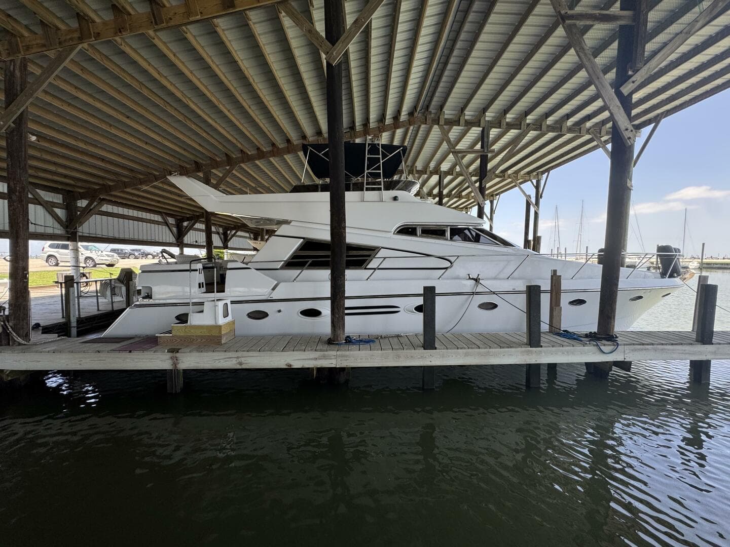 1993 Johnson 56 High Tech Motor Yacht