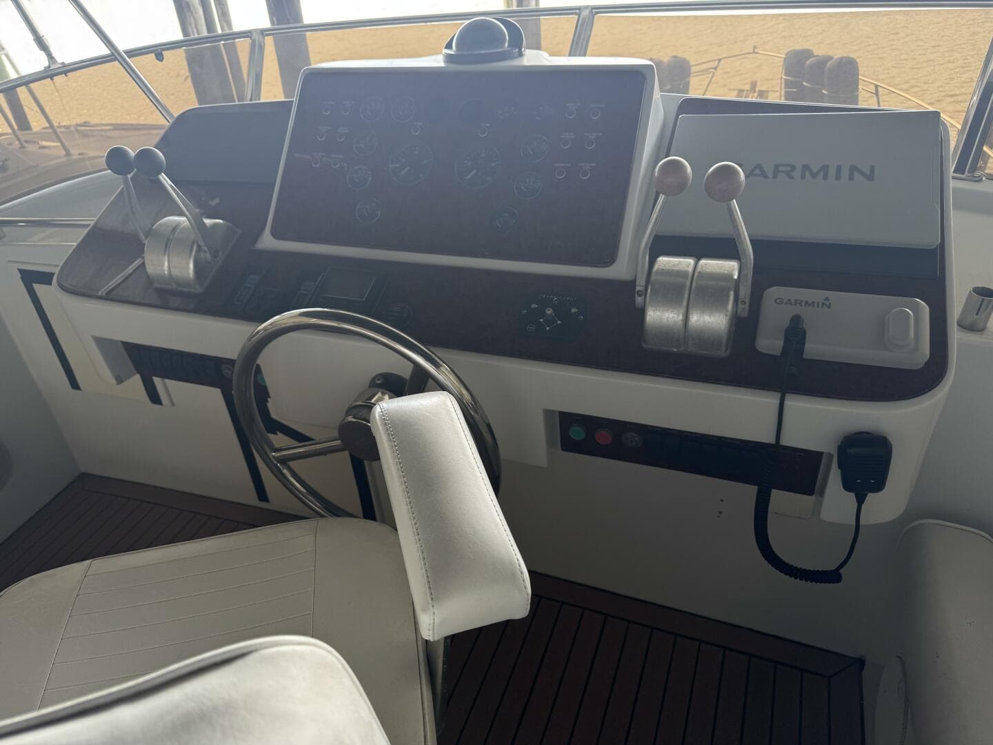 1993 Johnson 56 High Tech Motor Yacht