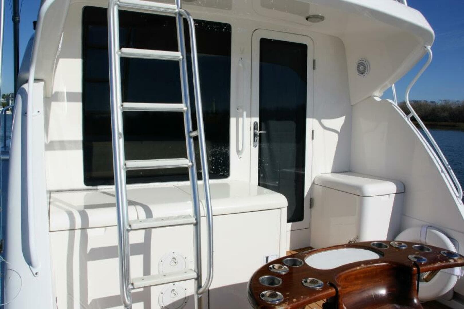 Bertram 39 Lineage- Cockpit