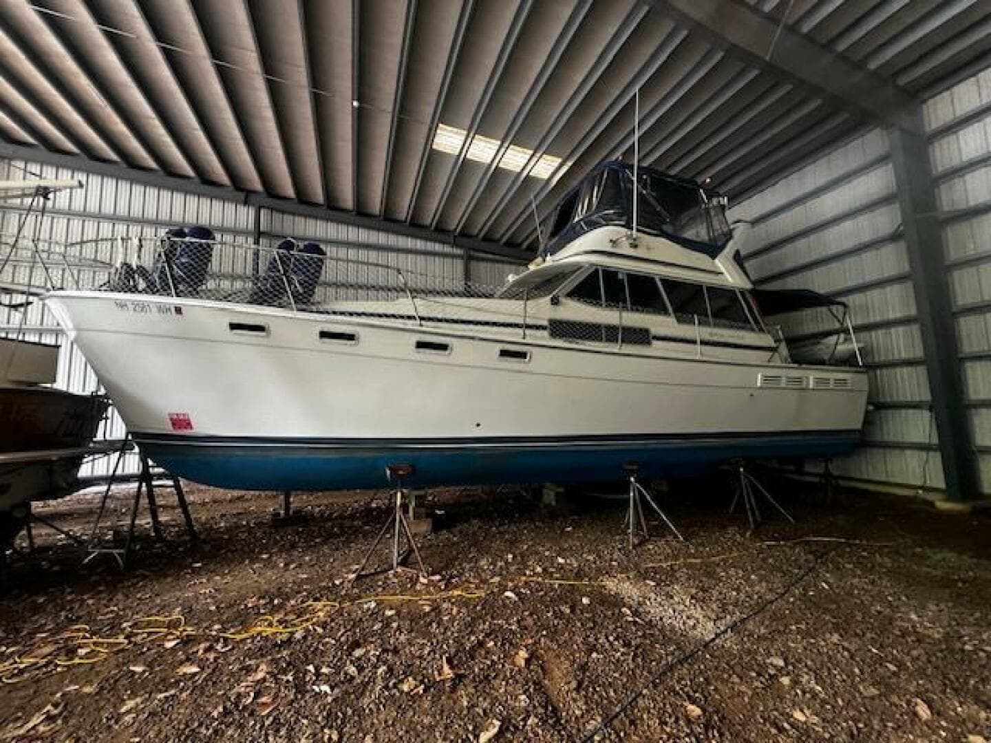 1985 Bayliner 3870 Motoryacht with Flybridge