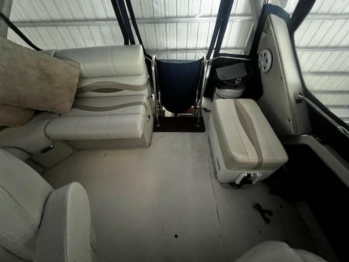 1985 Bayliner 3870 Motoryacht with Flybridge