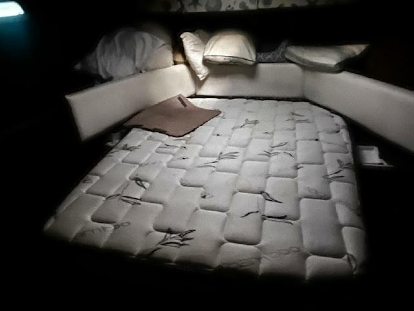 1985 Bayliner 3870 Motoryacht with Flybridge