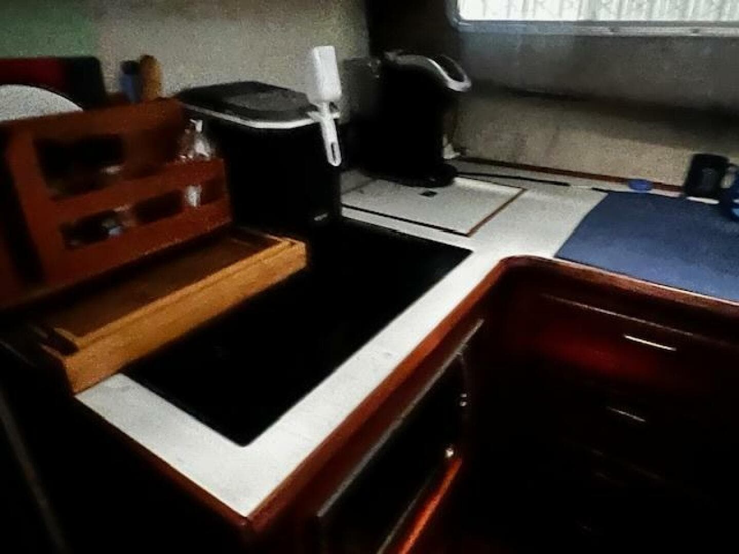 1985 Bayliner 3870 Motoryacht with Flybridge