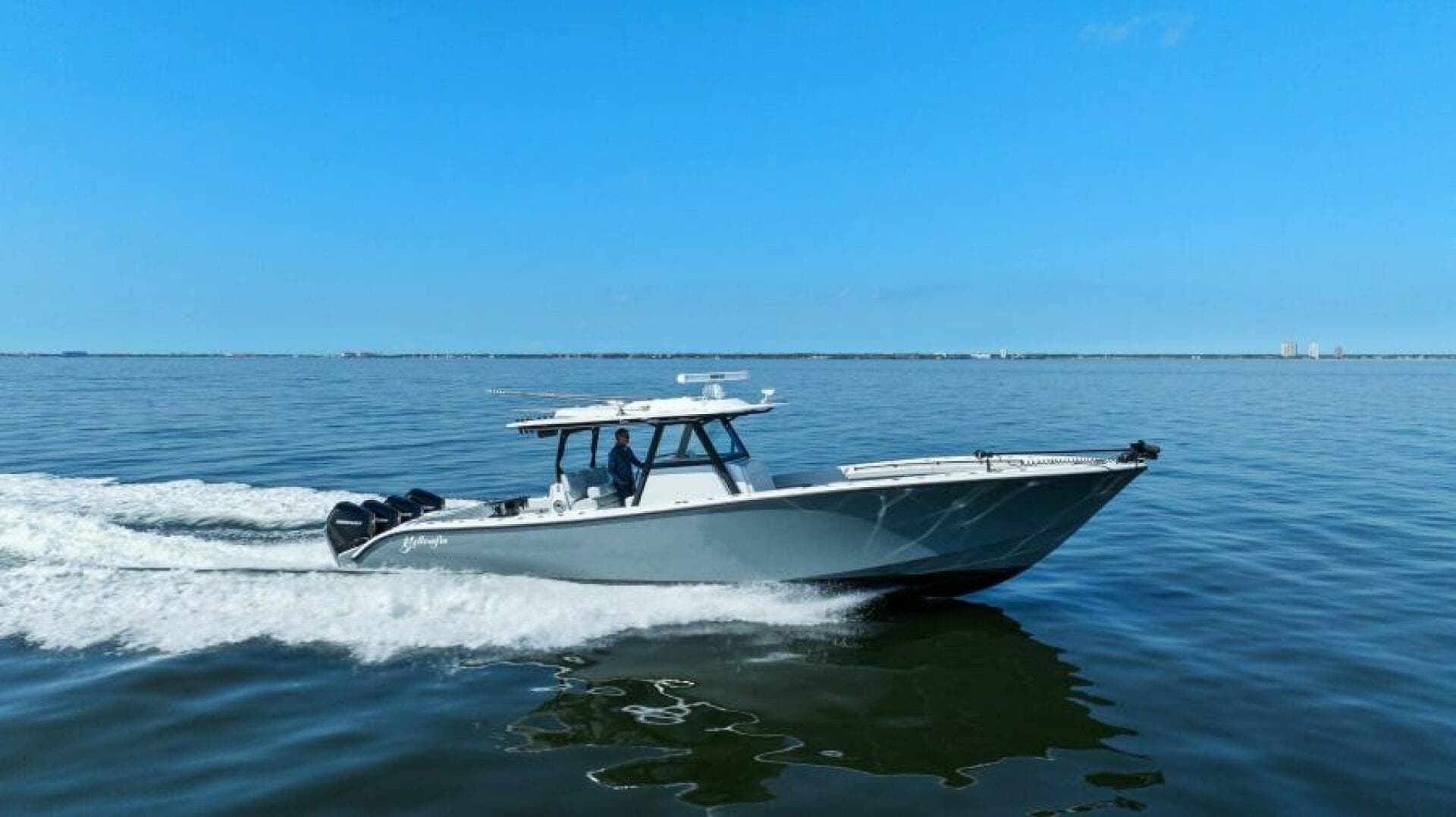2021 Yellowfin 39 Center Console