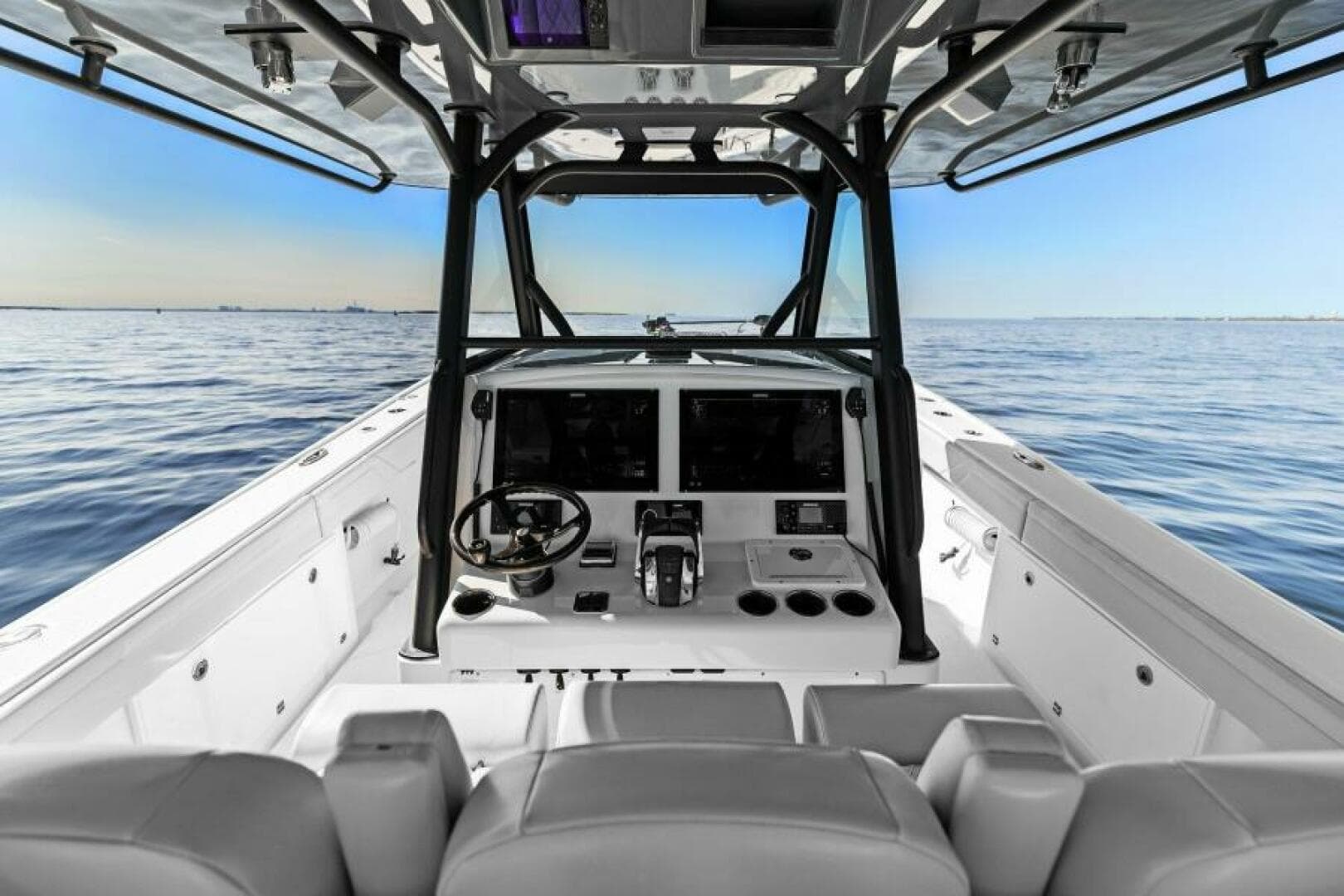 2021 Yellowfin 39 Center Console - Helm