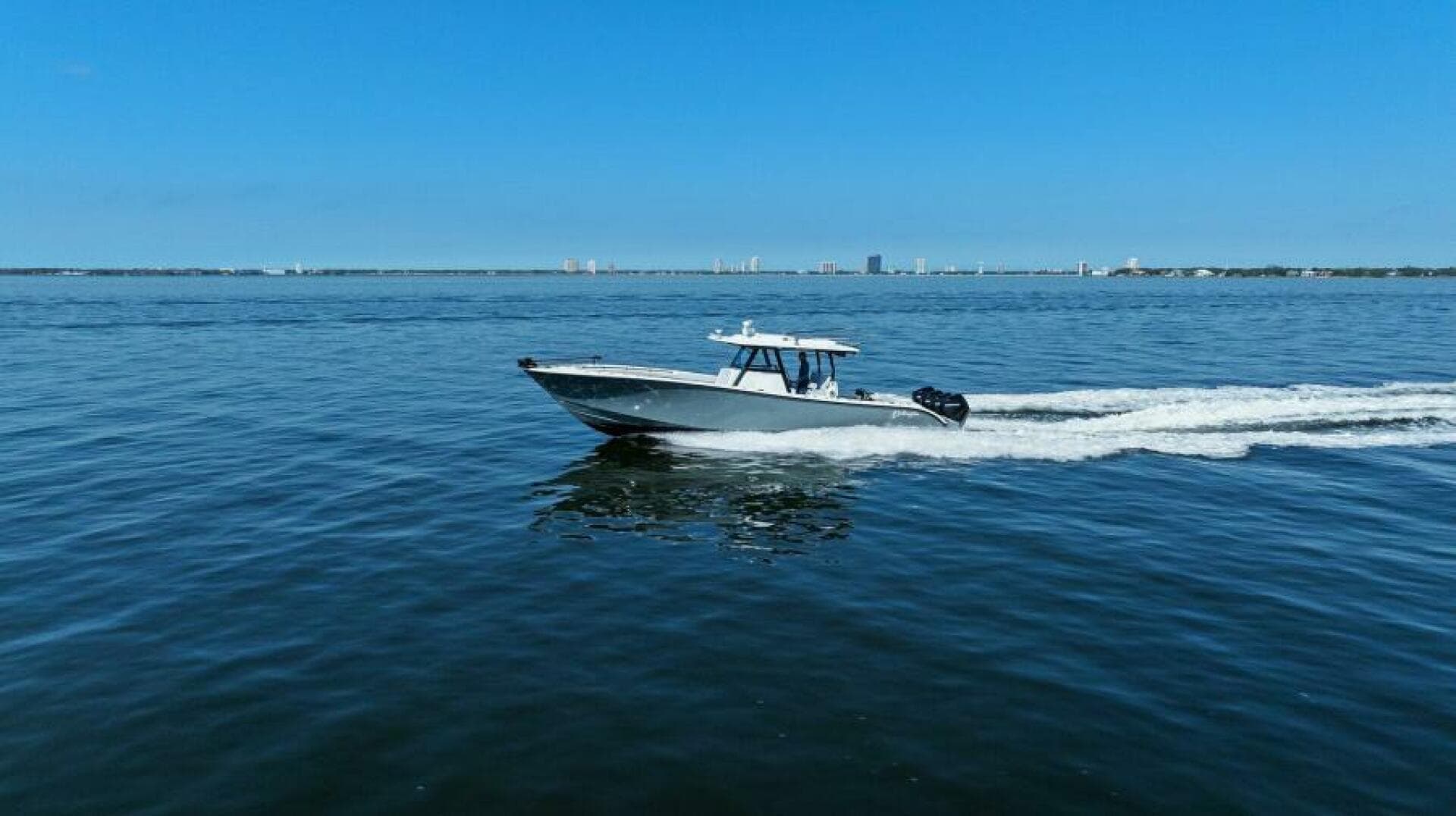 2021 Yellowfin 39 Center Console