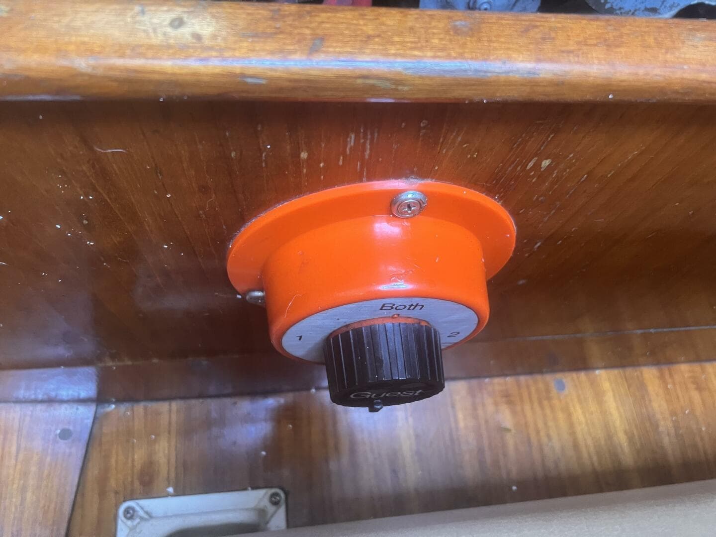 Battery Selector Switch