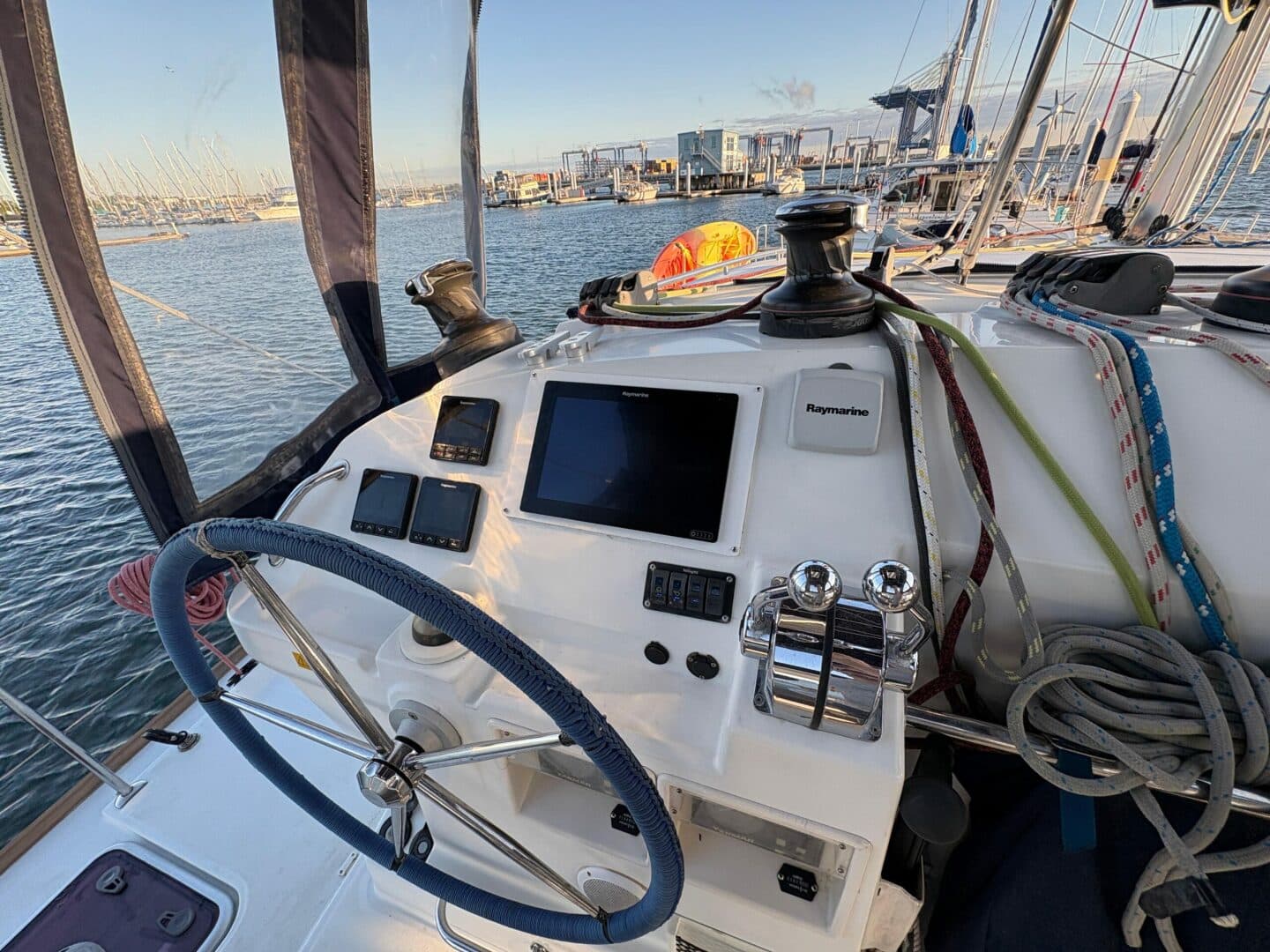 2012-lagoon-400-sail-9817119-20250528100225078-1_XLARGE.jpg
