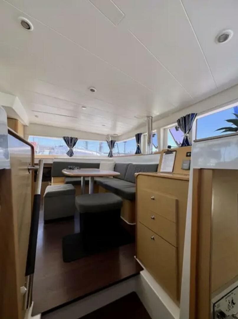 2012-lagoon-400-sail-9817119-20250528100436530-1_XLARGE.jpg