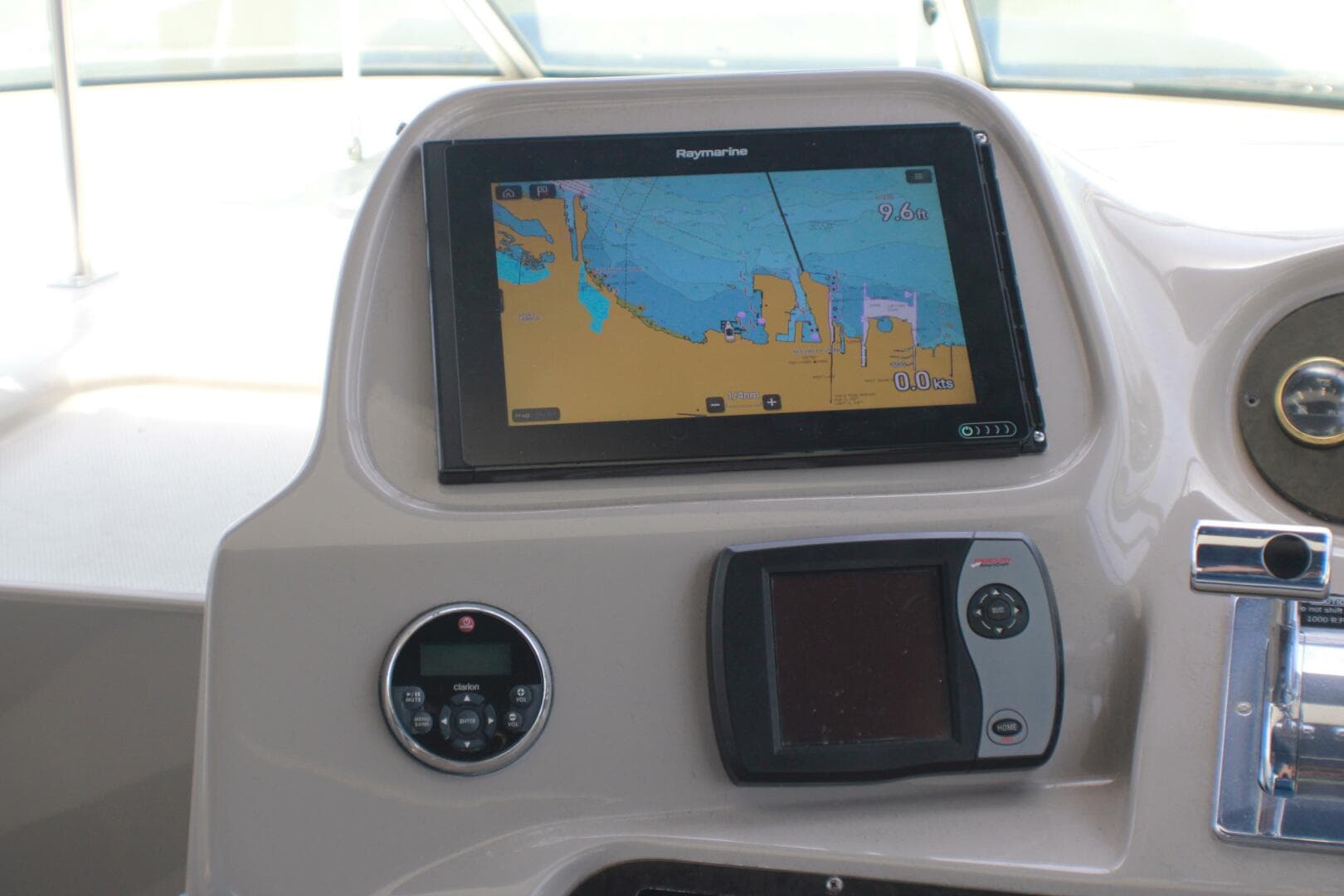 2002 Cruisers Yachts 3672 Express