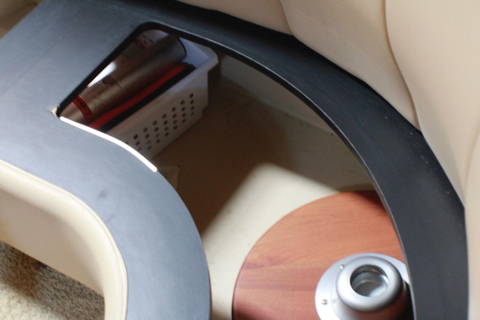 2002 Cruisers Yachts 3672 Express