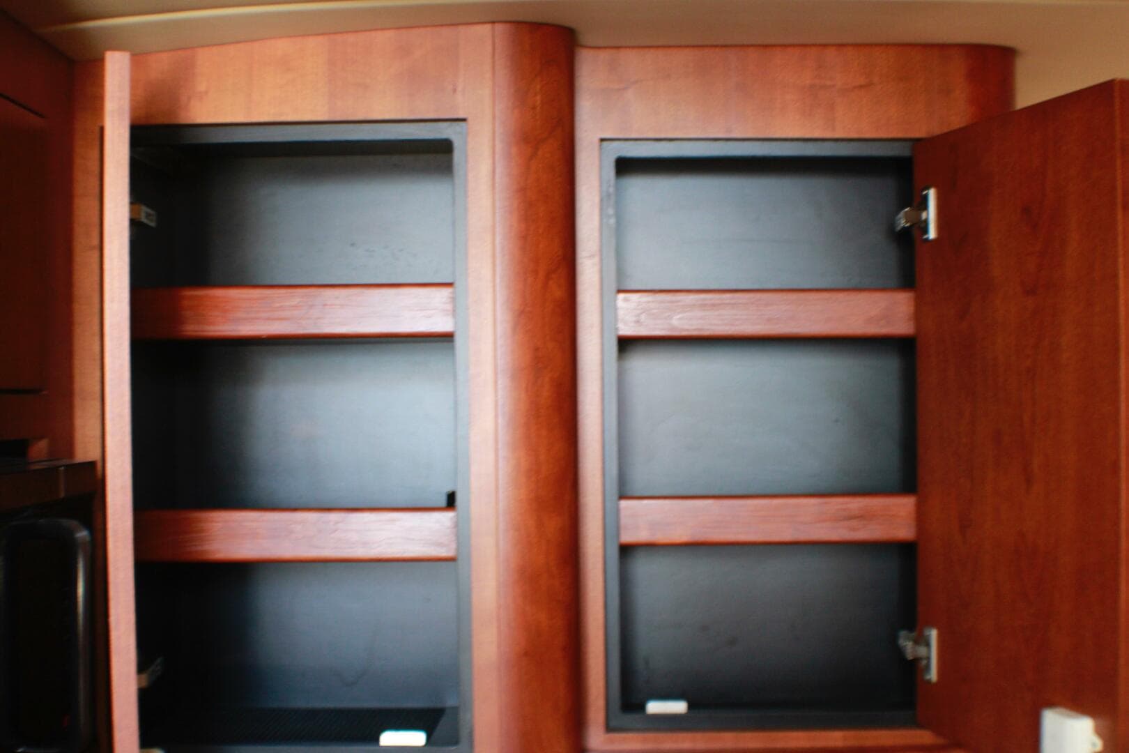 2002 Cruisers Yachts 3672 Express