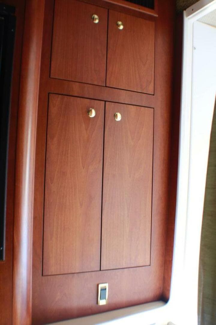 2002 Cruisers Yachts 3672 Express