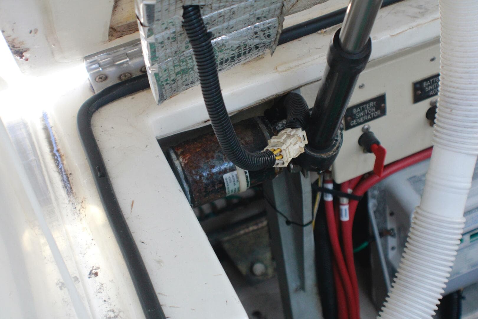 2002 Cruisers Yachts 3672 Express