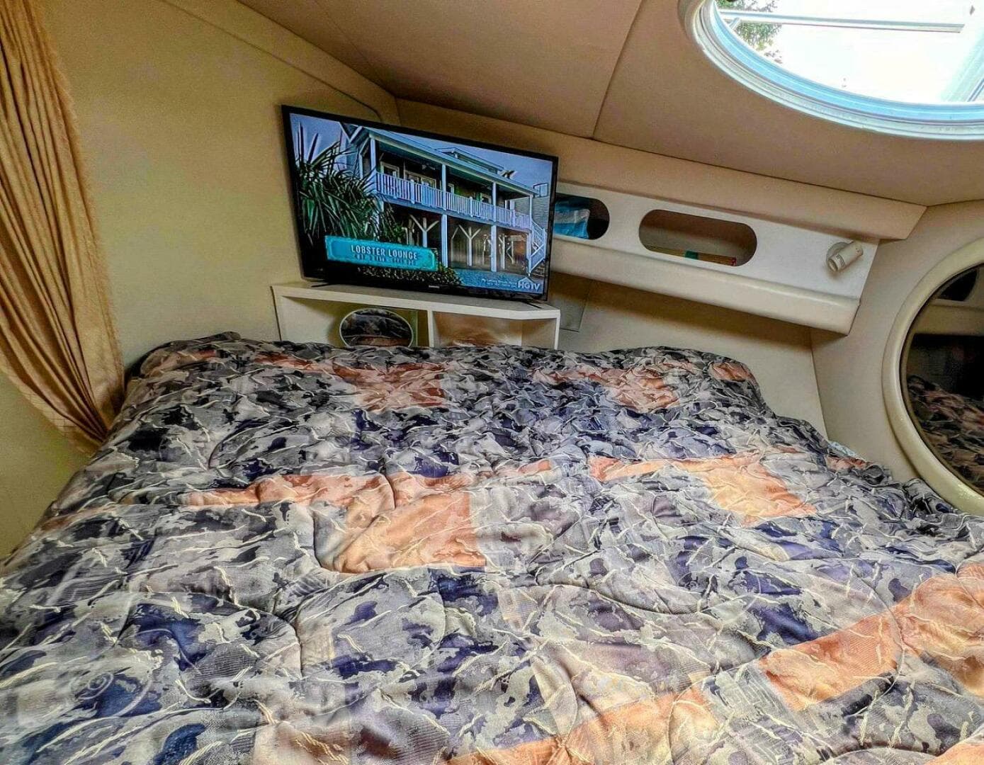 1998 Cruisers Yachts 3575 Esprit