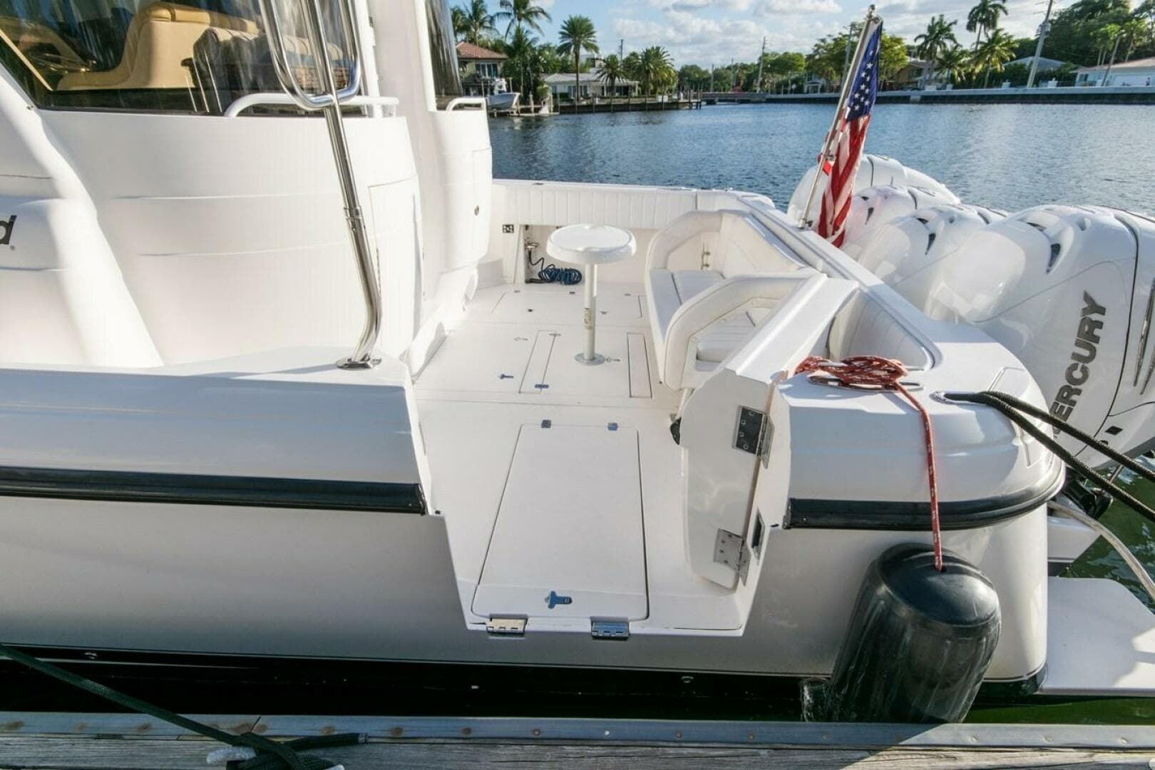 2012 Intrepid 475 Sport yacht wheel house