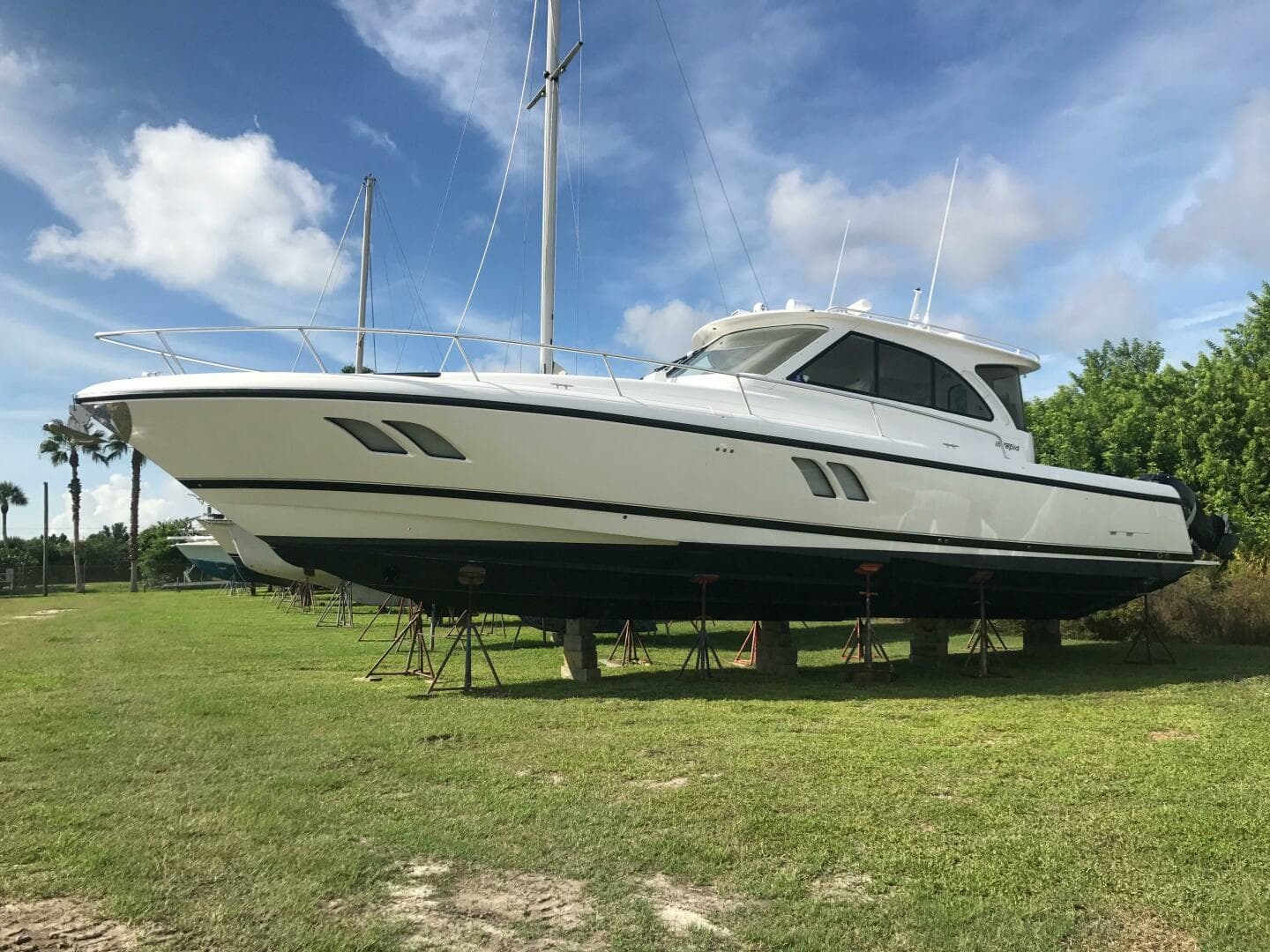 2012 Intrepid 475 Sport yacht wheel house