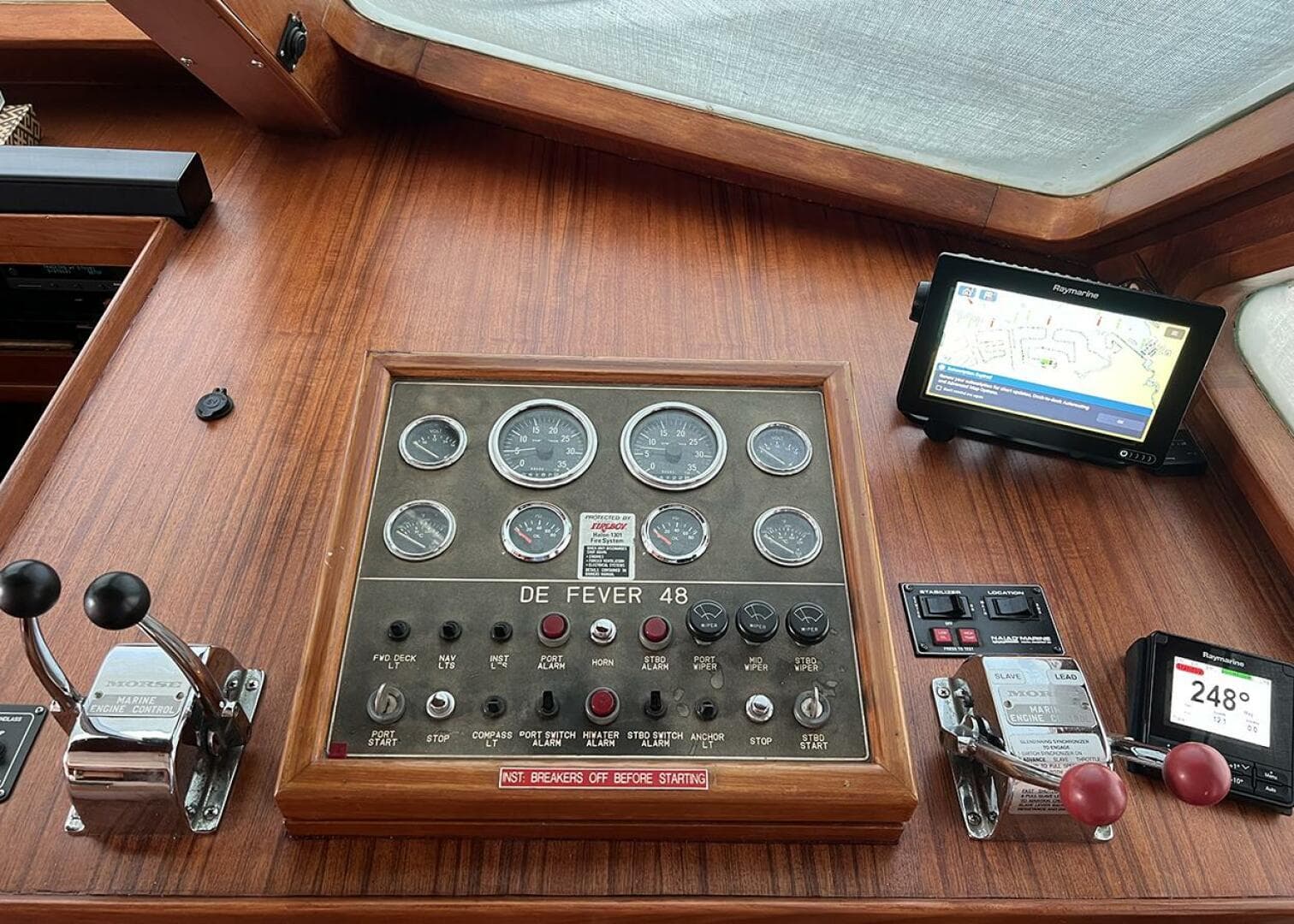 1987 DeFever Tri-Cabin