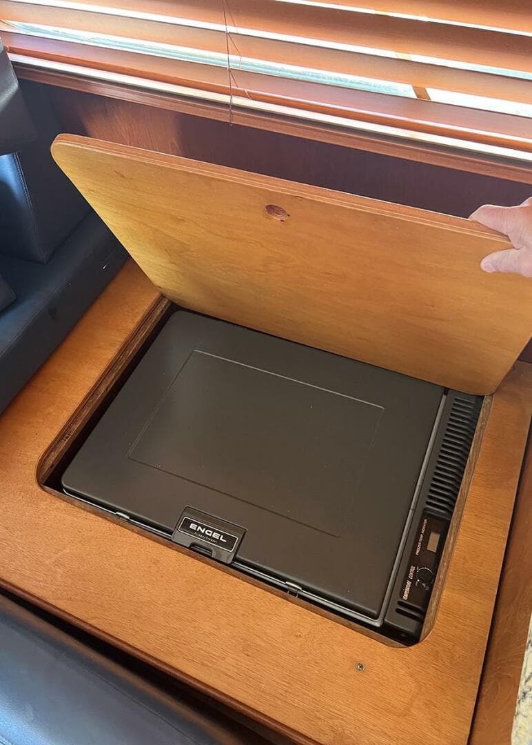 1987 DeFever Tri-Cabin