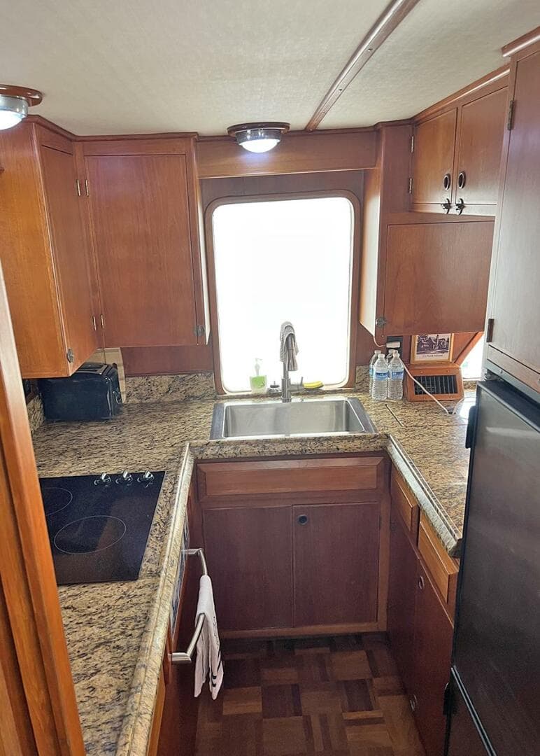 1987 DeFever Tri-Cabin
