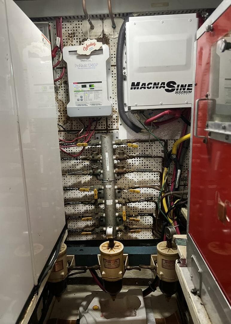 1987 DeFever Tri-Cabin