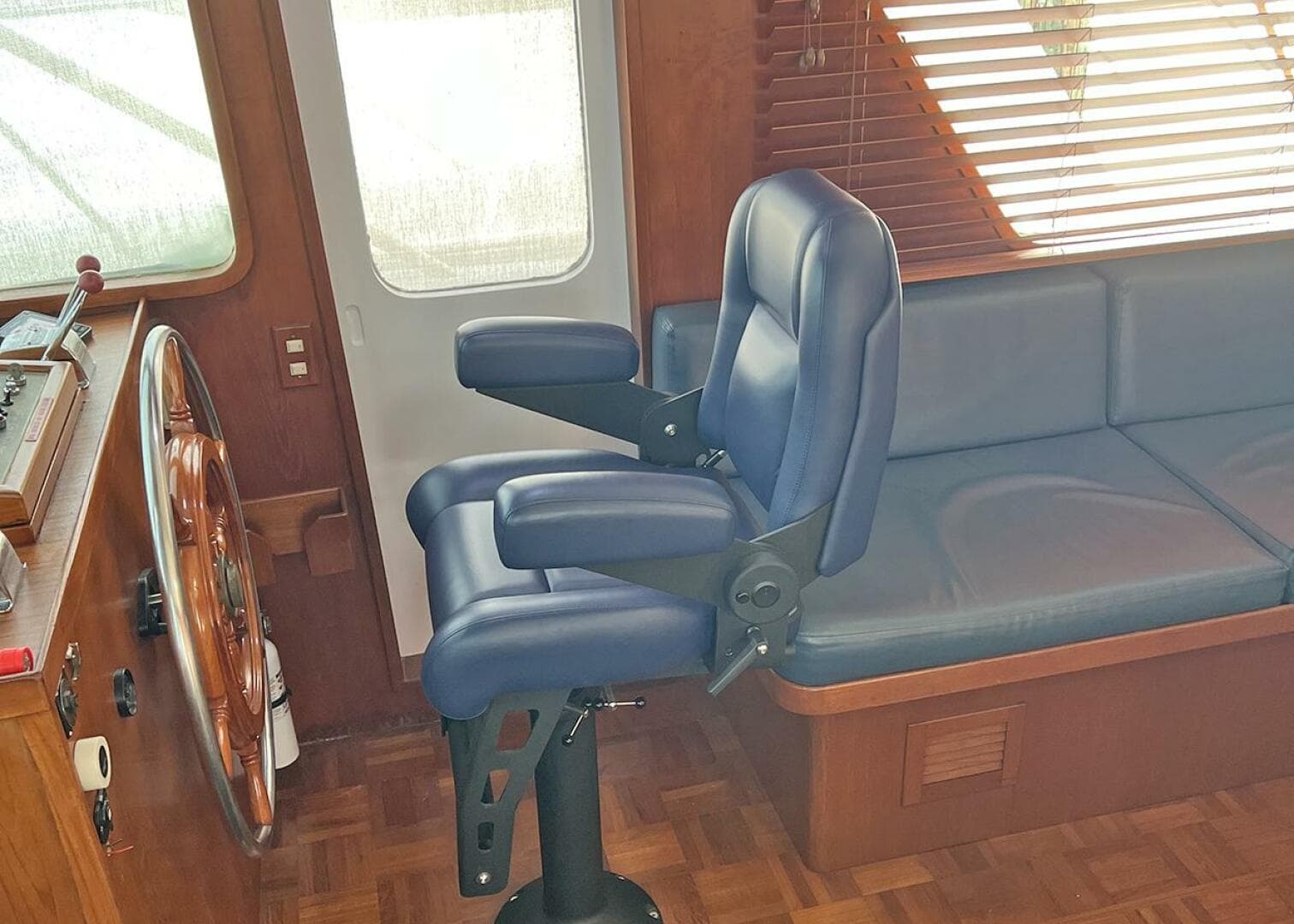 1987 DeFever Tri-Cabin