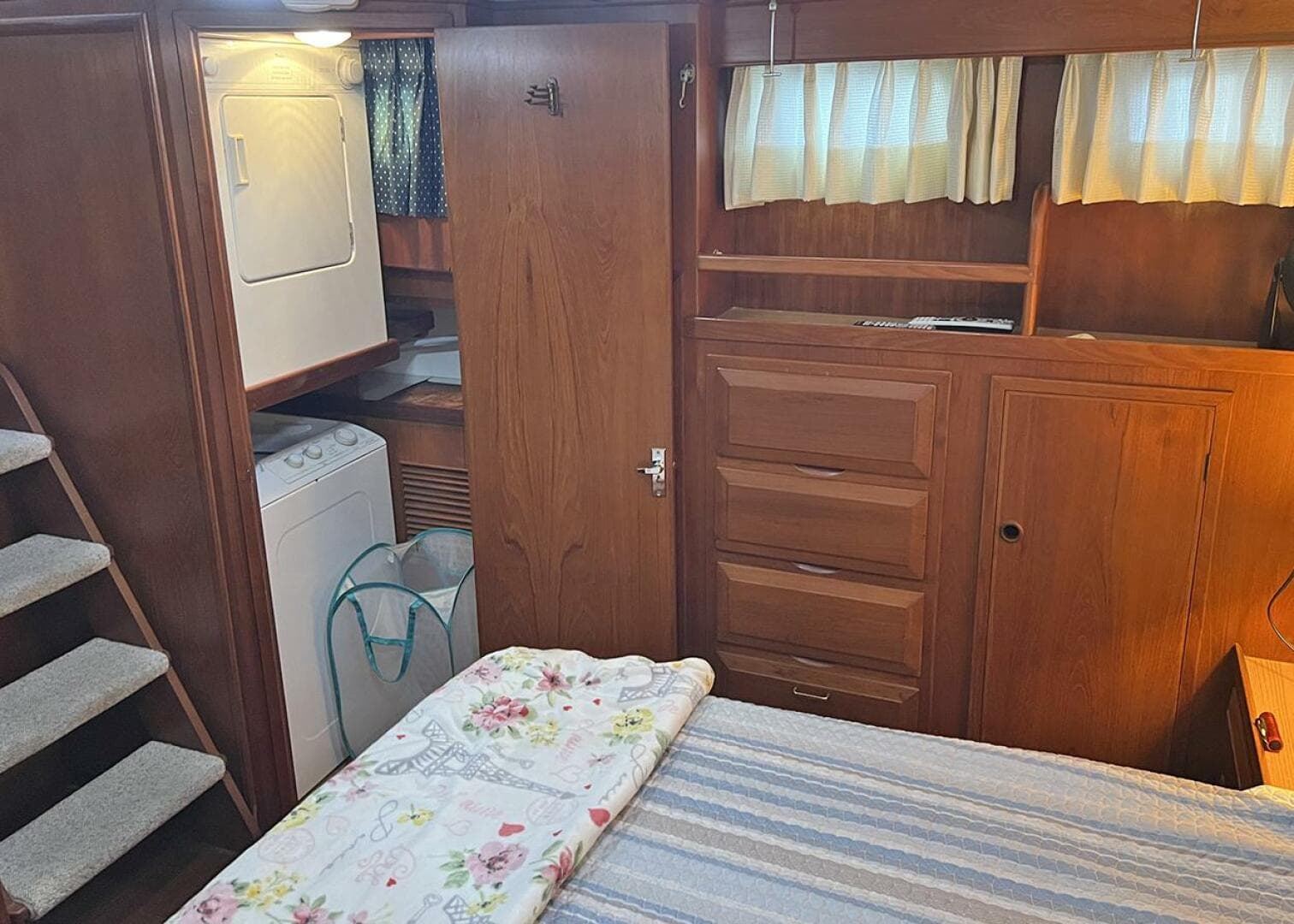 1987 DeFever Tri-Cabin