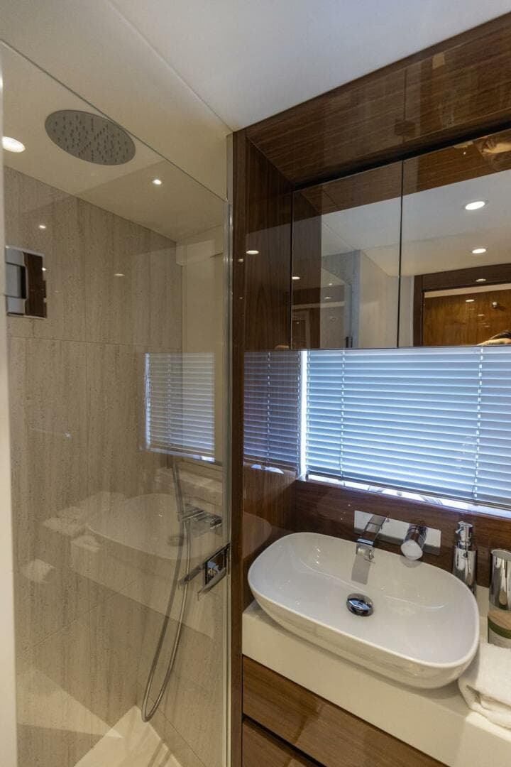 2021 Sunseeker Manhattan