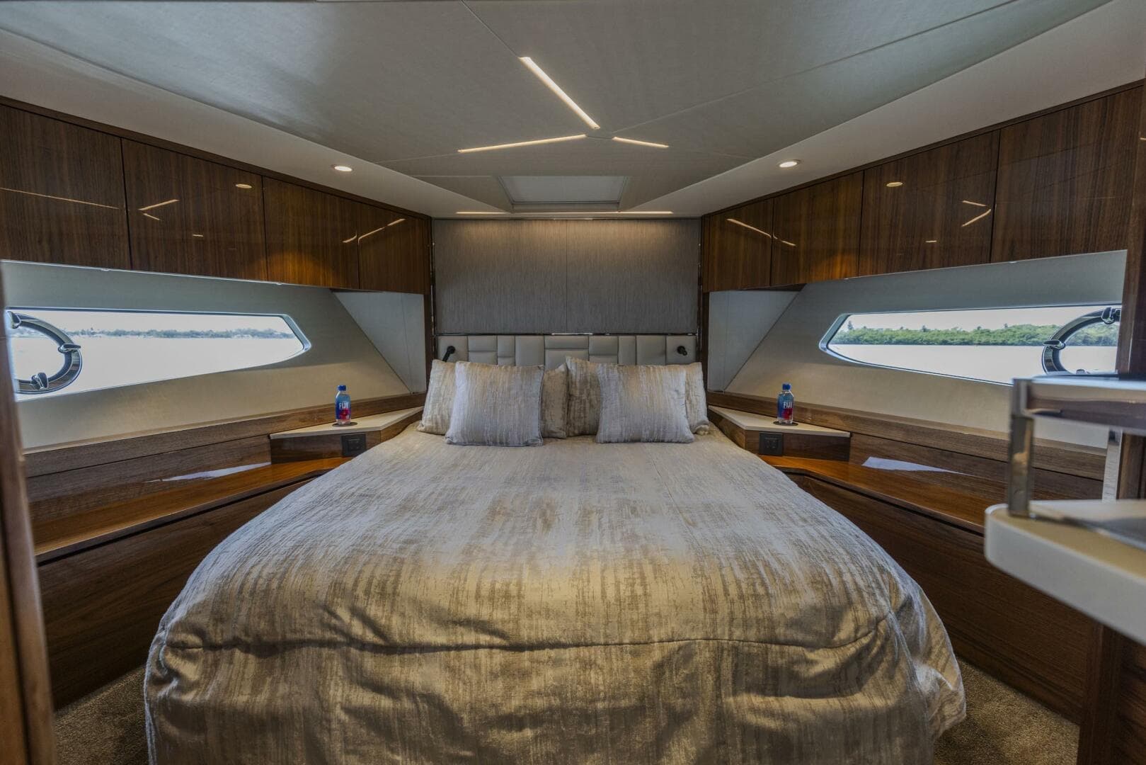 2021 Sunseeker Manhattan