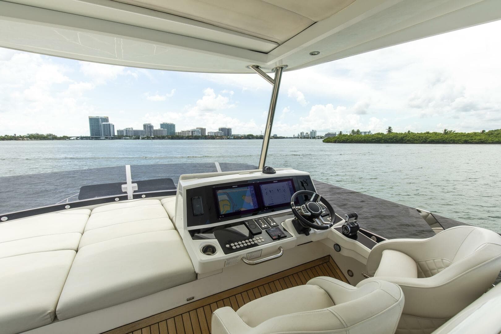 2021 Sunseeker Manhattan