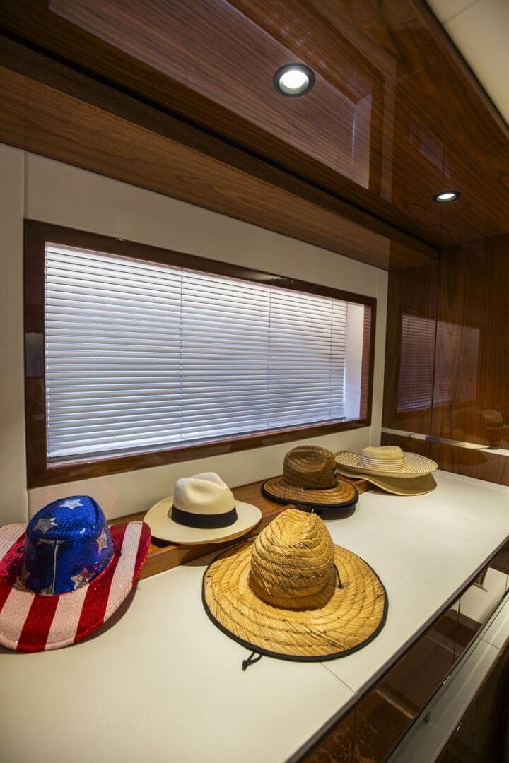 2021 Sunseeker Manhattan