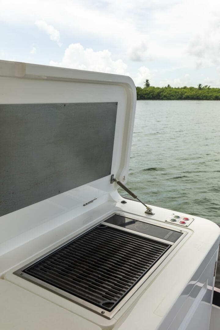 2021 Sunseeker Manhattan